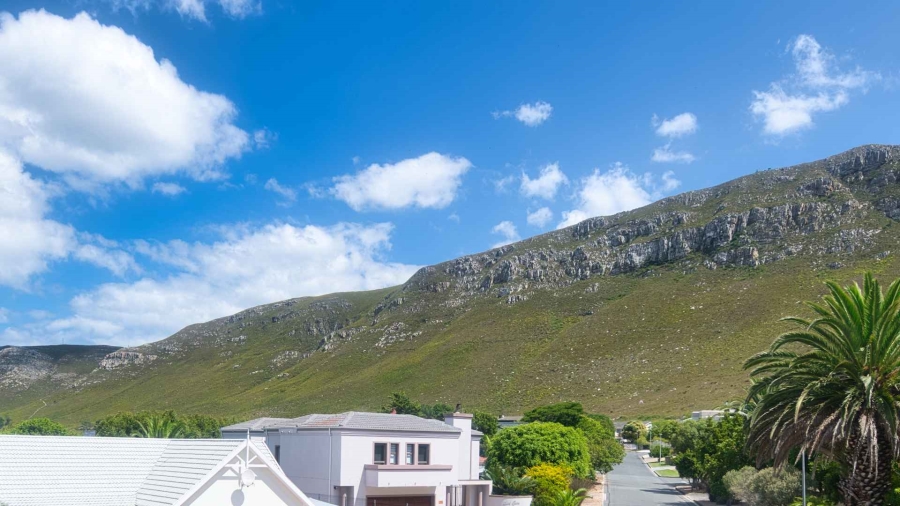 7 Bedroom Property for Sale in Hermanus Heights Western Cape